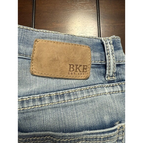 BKE Buckle Henry Jeans Mens 32x30 Light Blue Premium Straight Fit Denim - Picture 2 of 8